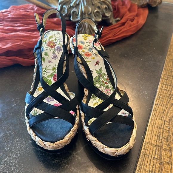 GUESS wedge sandals - Picture 2 of 3